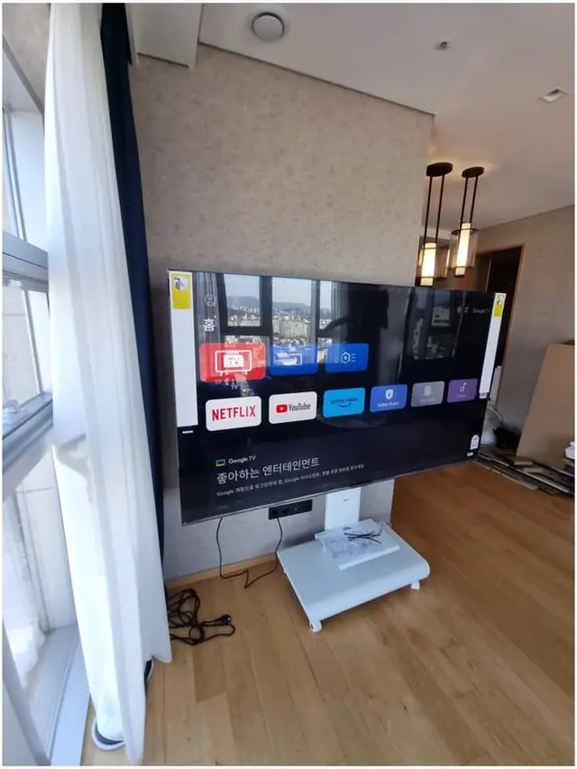 86인치 TV 거치대 작업 후