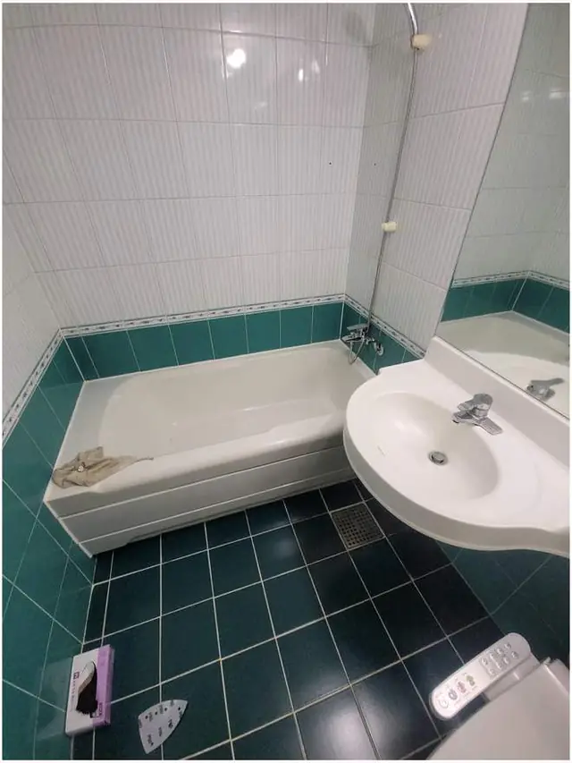 욕조 코팅 복원 작업 전