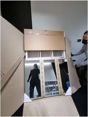 화장실 거울장 교체 작업 과정 2